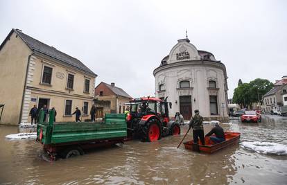 Kostajnici prijete podzemne vode i Una iz BiH, vodostaj Une preko noći porastao za 50 cm