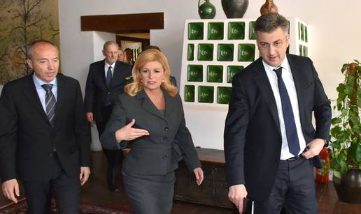 Grabar Kitarović i Plenković imali sjednicu Vijeća za obranu