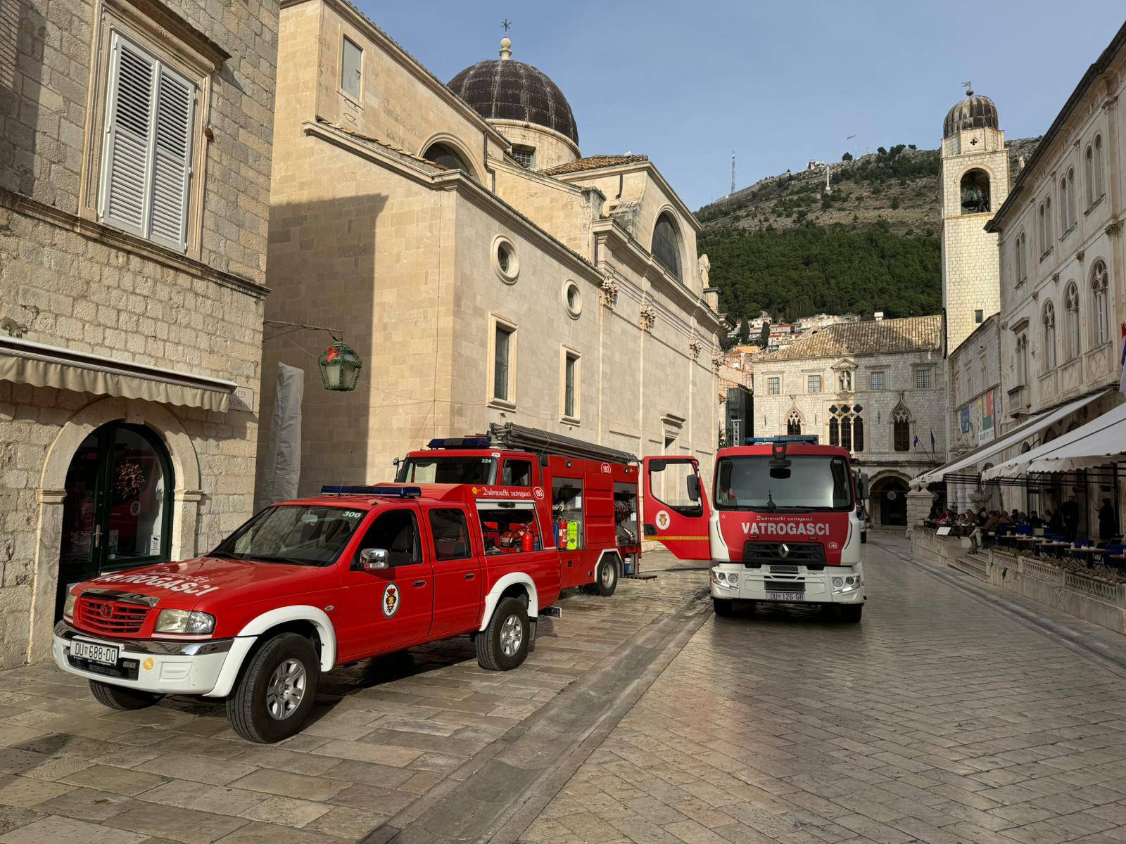 FOTO Buknuo požar u  stanu u Dubrovniku, umro muškarac