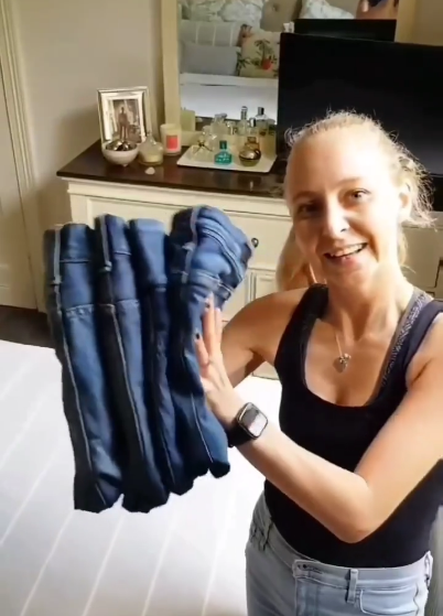 Žena otkrila genijalan trik kako složiti traperice na vješalicu za uštedu prostora: 'U šoku sam'