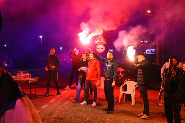 Smederevska Palanka: Doček za studente koji pješače od Niša do Beograda