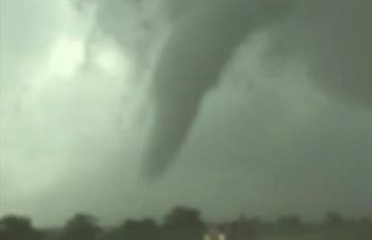 Kada priroda pokaže snagu: Ovako nastaje strašni tornado