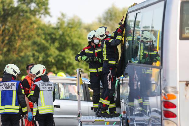 Zagreb: U blizini naplatne postaje Sveta Helena održana je vježba "Sigurnost 25"
