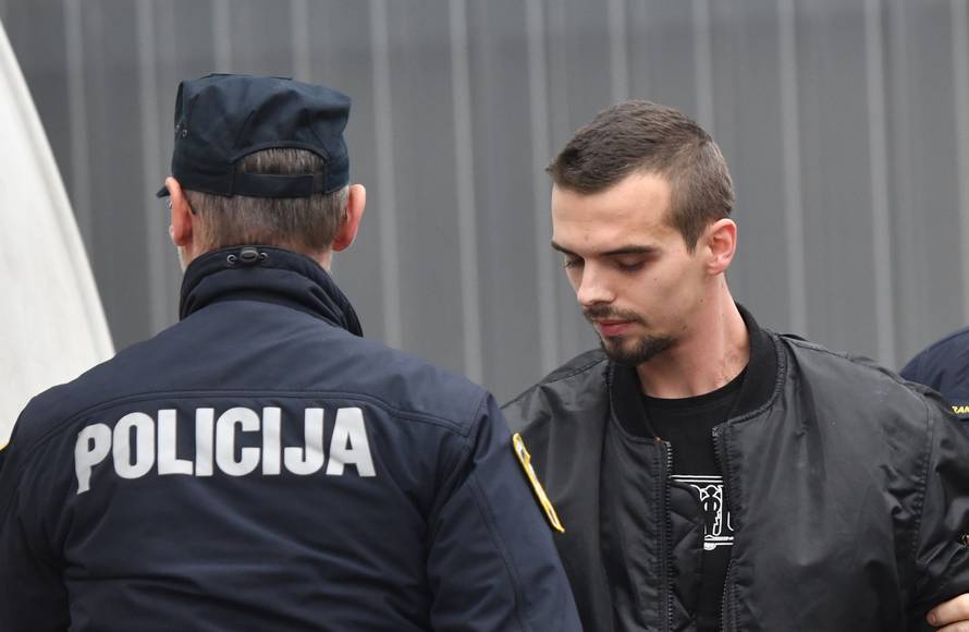 Varaždin: Antonija Lajtmana, osumnjičenog za ubojstvo Mihaela Lajtmana, dovode na ispitivanje