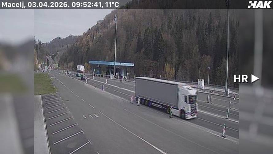FOTO Na granicama višesatne kolone uoči uskrsnog vikenda