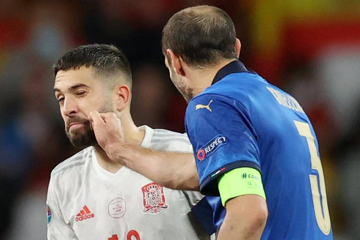 VIDEO Chiellini izgrlio Albu uoči penala i vikao: Lažljivče jedan!