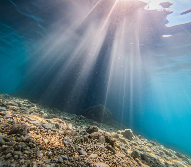 Kamen Brela i plaža Punta Rata  