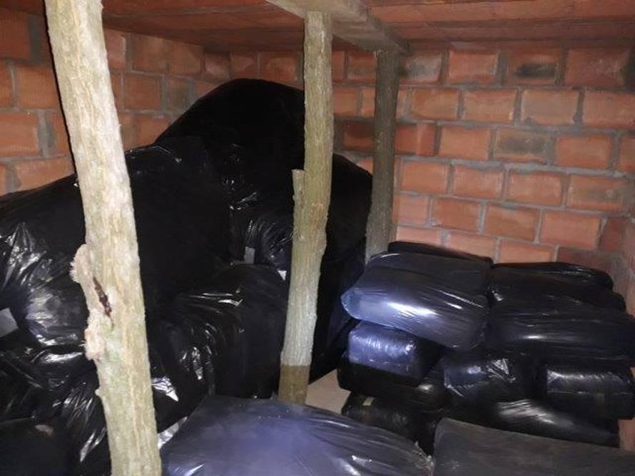 Kao karteli: Više od 1.300 kg duhana skrivali su u podzemlju