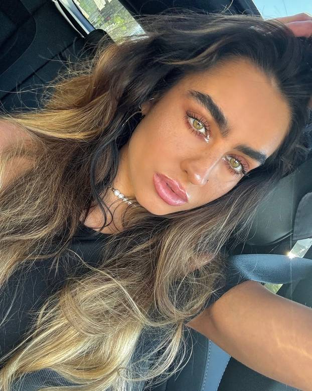 FOTO Zovu je boginjom tangica: 'Ovo je najbolja guza interneta'