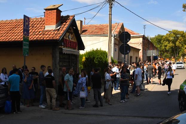 "Studentska lista - Studenti pobjeđuju!" diljem Srbije skupljaju potpise za izbore