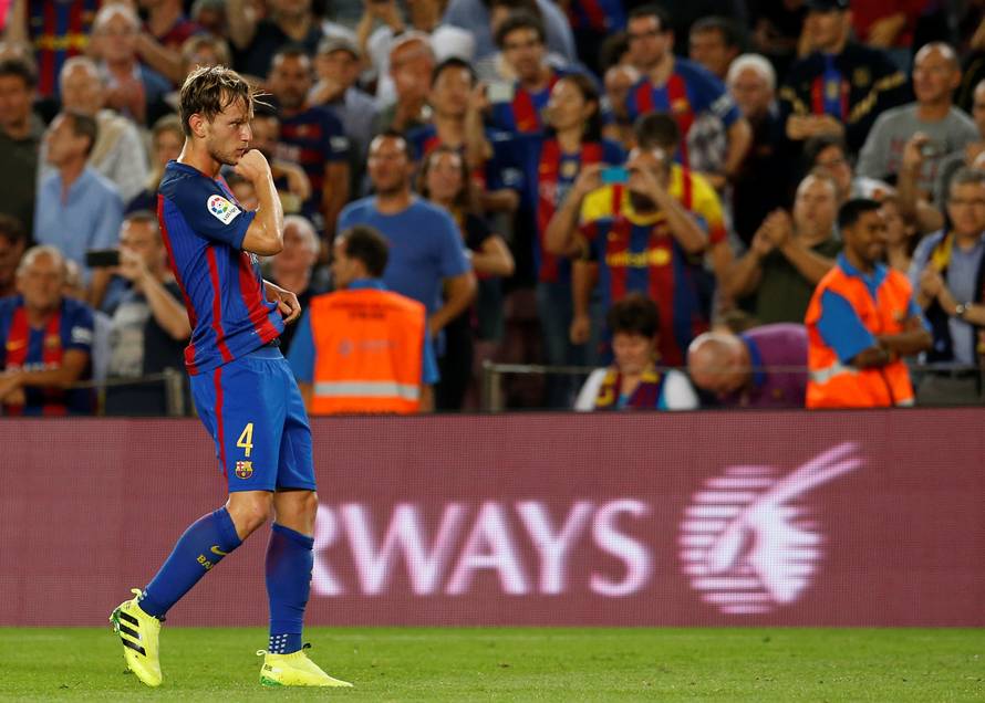 Football Soccer - Barcelona v Atletico Madrid - Spanish La Liga Santander - Camp Nou stadium