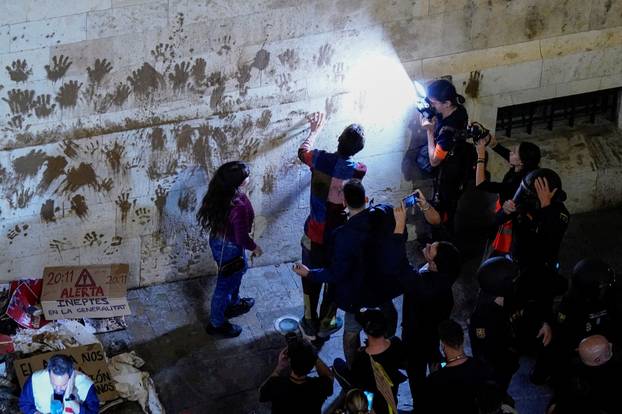 Protest against management of emergency response to the deadly floods in Valencia
