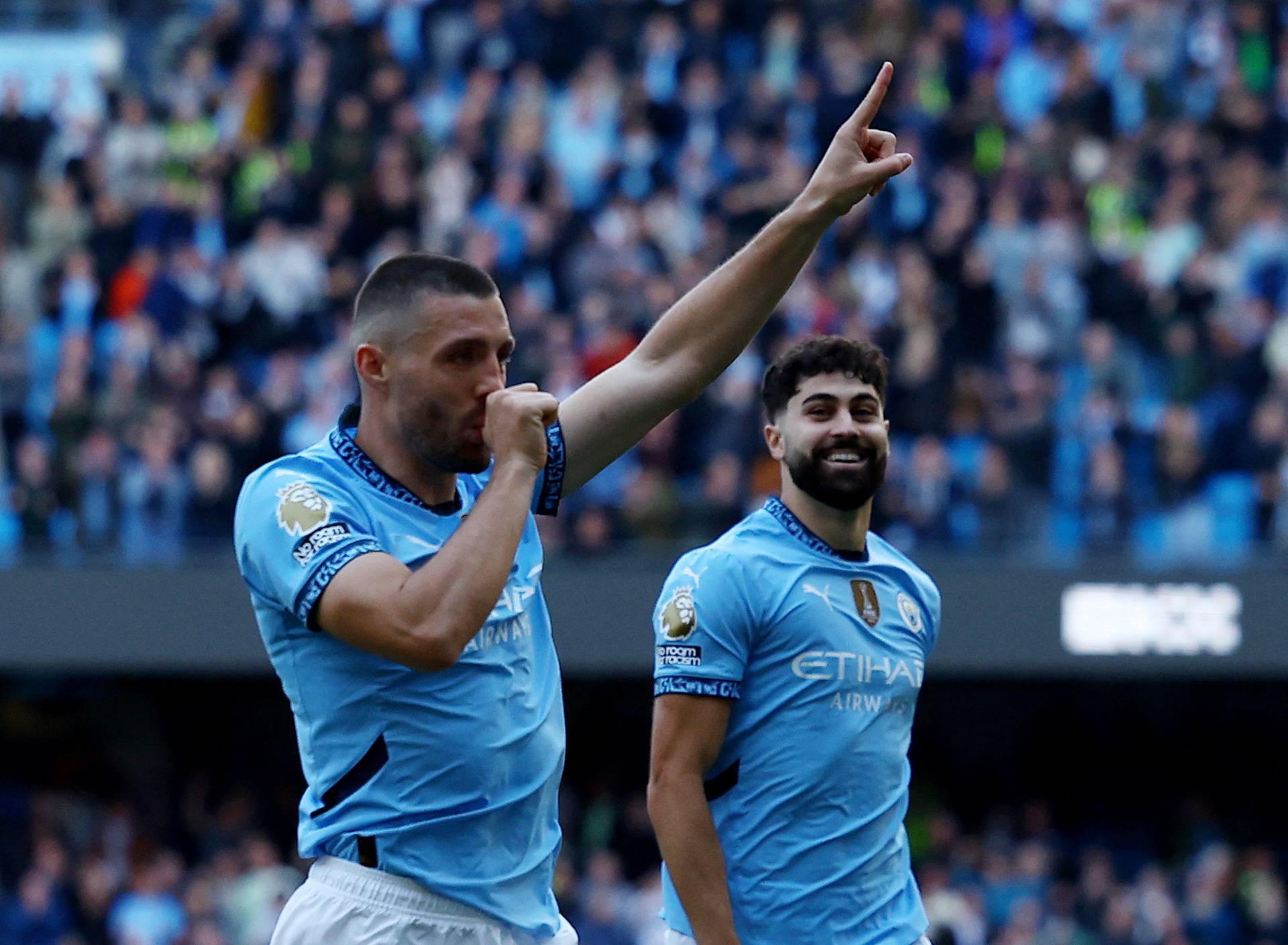 Premier League - Manchester City v Fulham