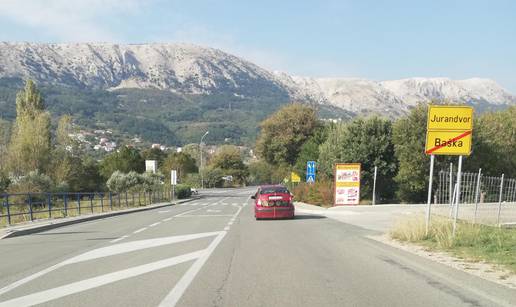 'Ma što će meni prikolica, trpaj ta debla u ‘gepek’ mog auta'