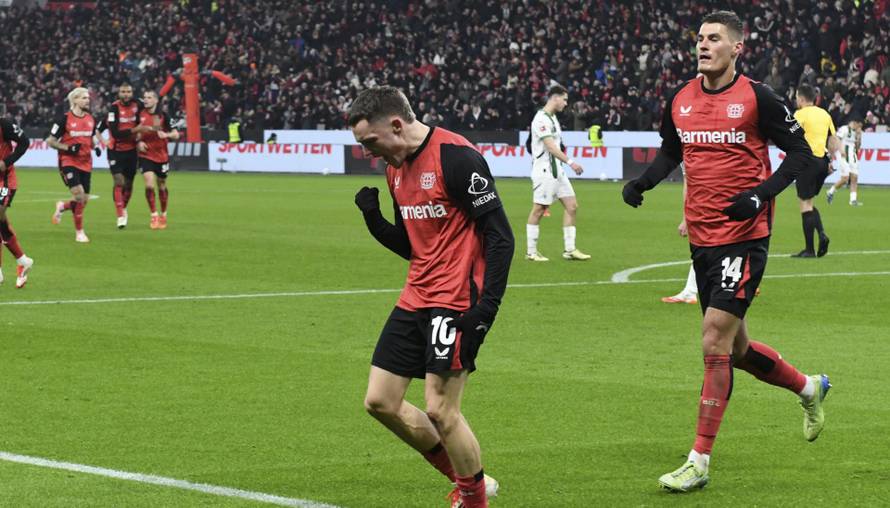 GER, Bayer 04 Leverkusen vs Borussia Moenchengladbach, Fussball, Bundesliga, 18. Spieltag, Spielzeit 2024/2025, 18.01.2025