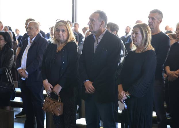 Zagreb: Posljedni ispraćaj novinara Roberta Valdeca 