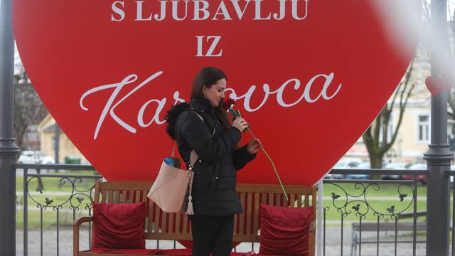 Karlovac: Glazbeni paviljon u znaku Valentinova