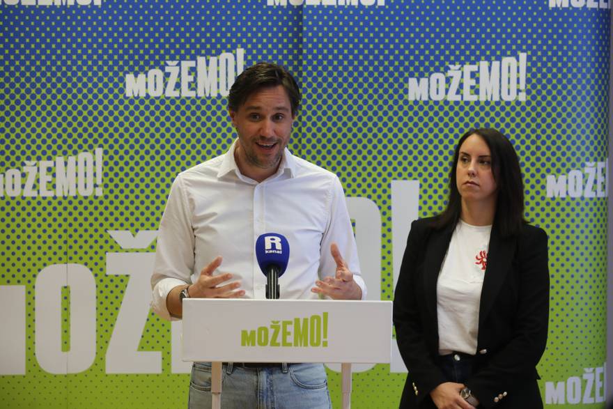 Konferencija za medije članova stranke Možemo