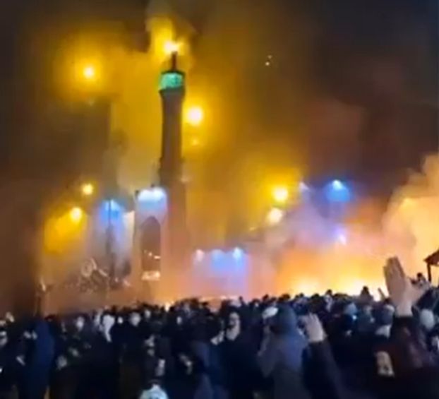 FOTO Iran gori. Trump prijeti, a prognani prijestolonasljednik kaže: Vraćam se u domovinu