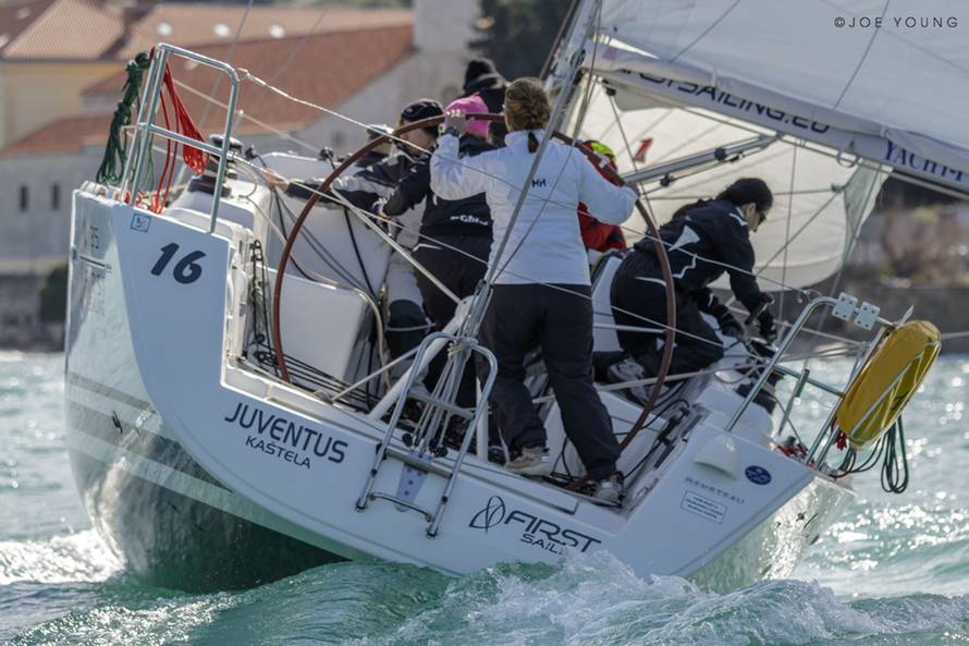 FOTO U Viškoj vali žene opet preuzimaju kormilo: Uskoro kreće deseta regata PMS Žena