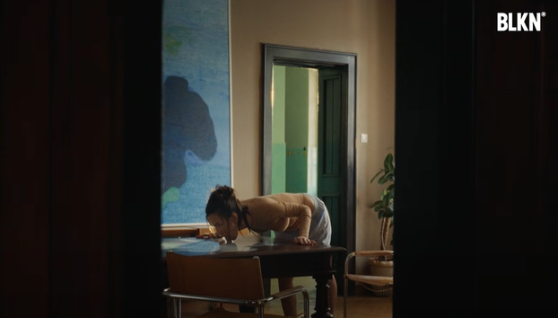 FOTO Relja i Nikolija šokirali publiku bizarnim spotom: 'Pa kao da im držimo svijeću...'