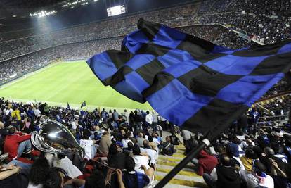 Inter u šest ujutro na San Siru dočekalo 50.000 ljudi