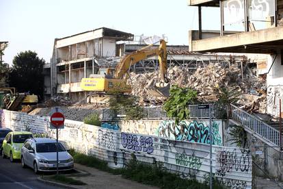 FOTO Staru zgradu Zabe usred Zagreba počeli su rušiti prije devet mjeseci. Još nisu gotovi