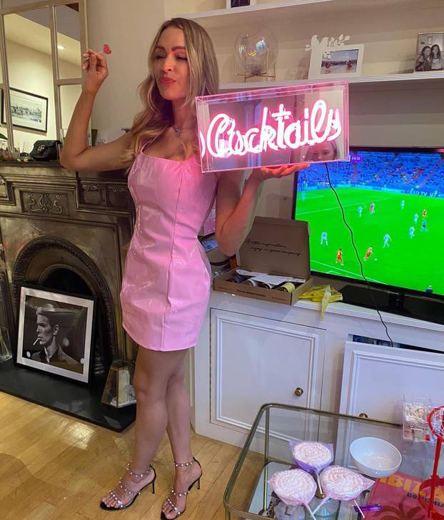 FOTO Engleska Valentina Miletić postala je doktorica i slomila se