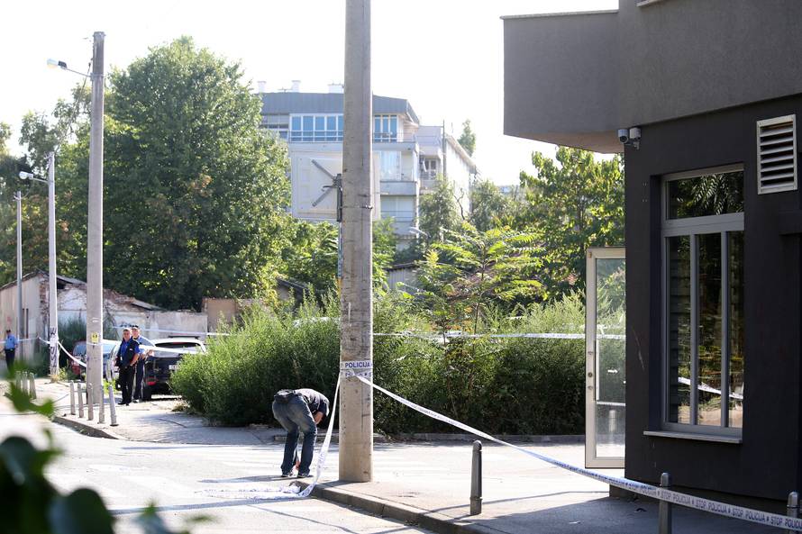 Bomba ispred kafića: Krhotine su pogodile slučajnu prolaznicu