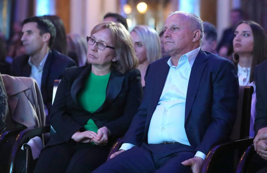 'Tata i mama, ovo je za vas': Lukina posveta roditeljima...