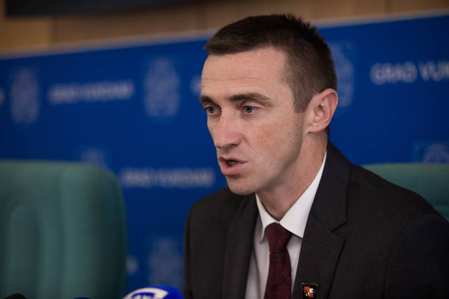 Vukovar: Konferencija gradonaÄelnika Penave o subotnjem prosvjedu Äiji je i inicijator