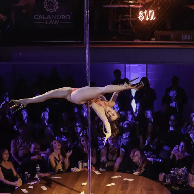 FOTO Ona je najbolja irska pole dance plesačica: Pogledajte što sve može sa svojim tijelom...