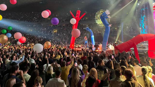 VIDEO Merlin zaustavio koncert zbog posebnog razloga: 'Stop'