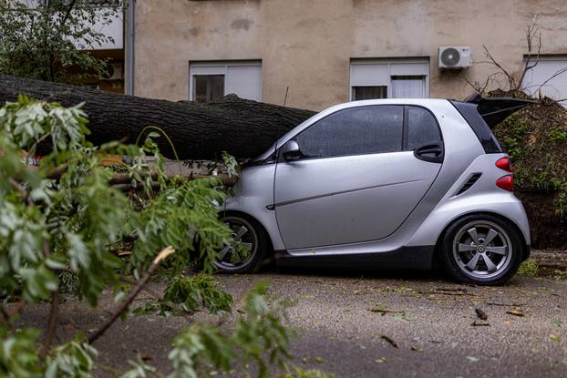 Olujno nevrijeme poharalo Mostar 