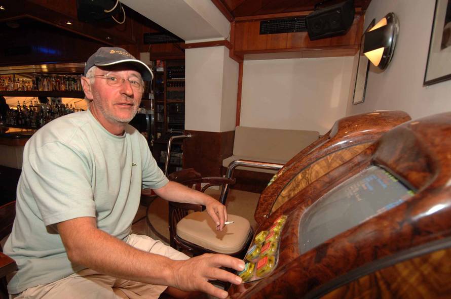 Objavljen je posthumni album Olivera Dragojevića 'Dolaziš'