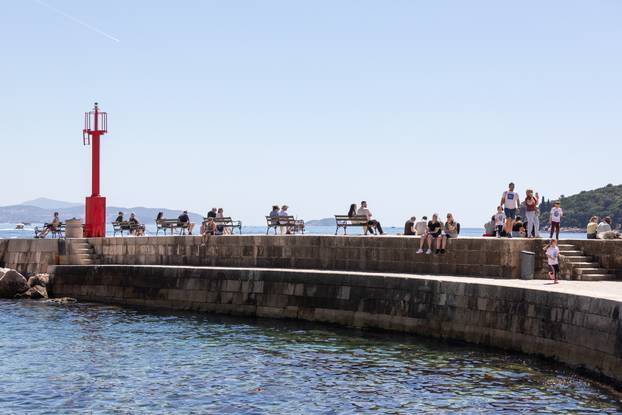 Sunčan i topao dan u Dubrovniku
