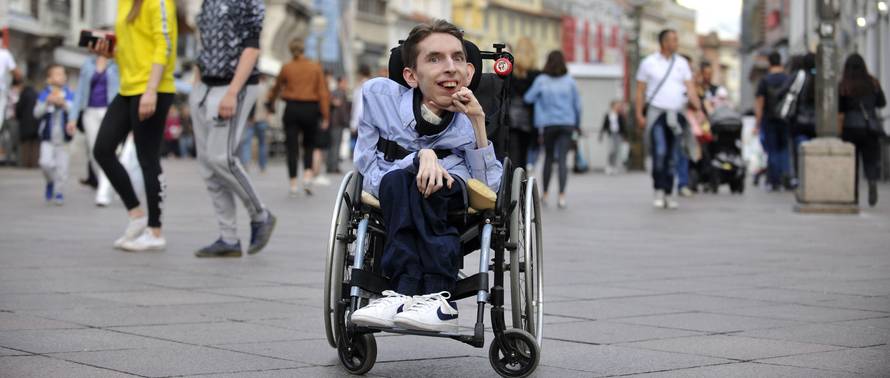 Znaš li što mene najviše pogodi, ali baš da me boli?
