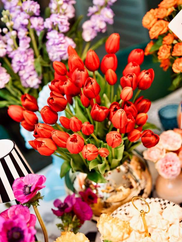 FOTO Evo kako su naši poznati proveli Uskrs: Neki bili na špici, drugi pokazali sređene domove