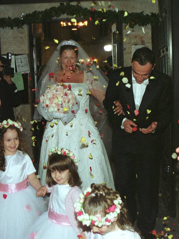 ARHIVA -  21.4.2001. Vjen?anje Ive Todori? i Hrvoja Balenta