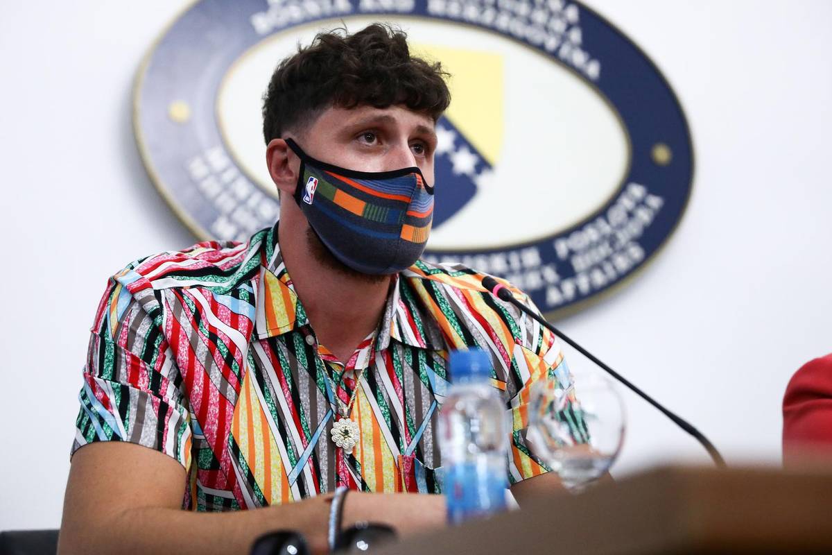 Nurkić htio kupiti cjepiva za cijelu BiH: Čovječanstvo nas je iznevjerilo, a toliko zemalja pati