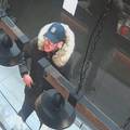 Policija objavila fotke i snimku: Ovaj čovjek bacio je eksplozivnu napravu na kuću Andyja Bare!