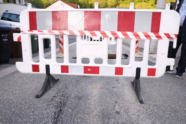 Zagreb: Propao dio ceste u ulici Cerovac