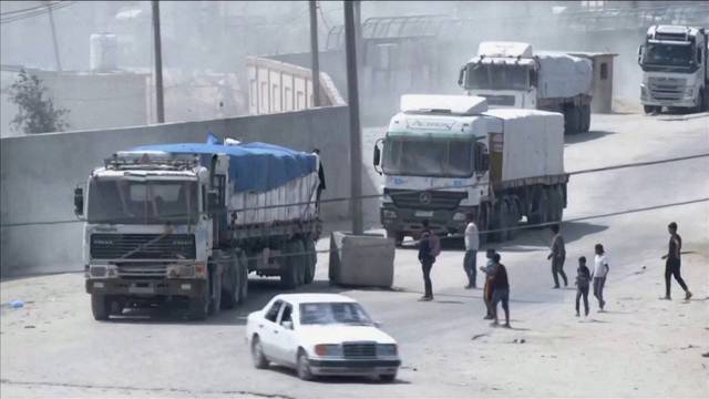 FILE PHOTO: Aid convoy enters Gaza through the Rafah crossing