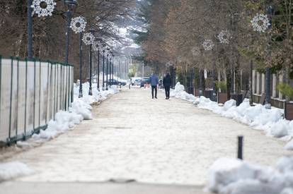 FOTO Jeziva atmosfera u Cetinju dan nakon masakra: Na ulicama nema nikoga, sve je prazno...