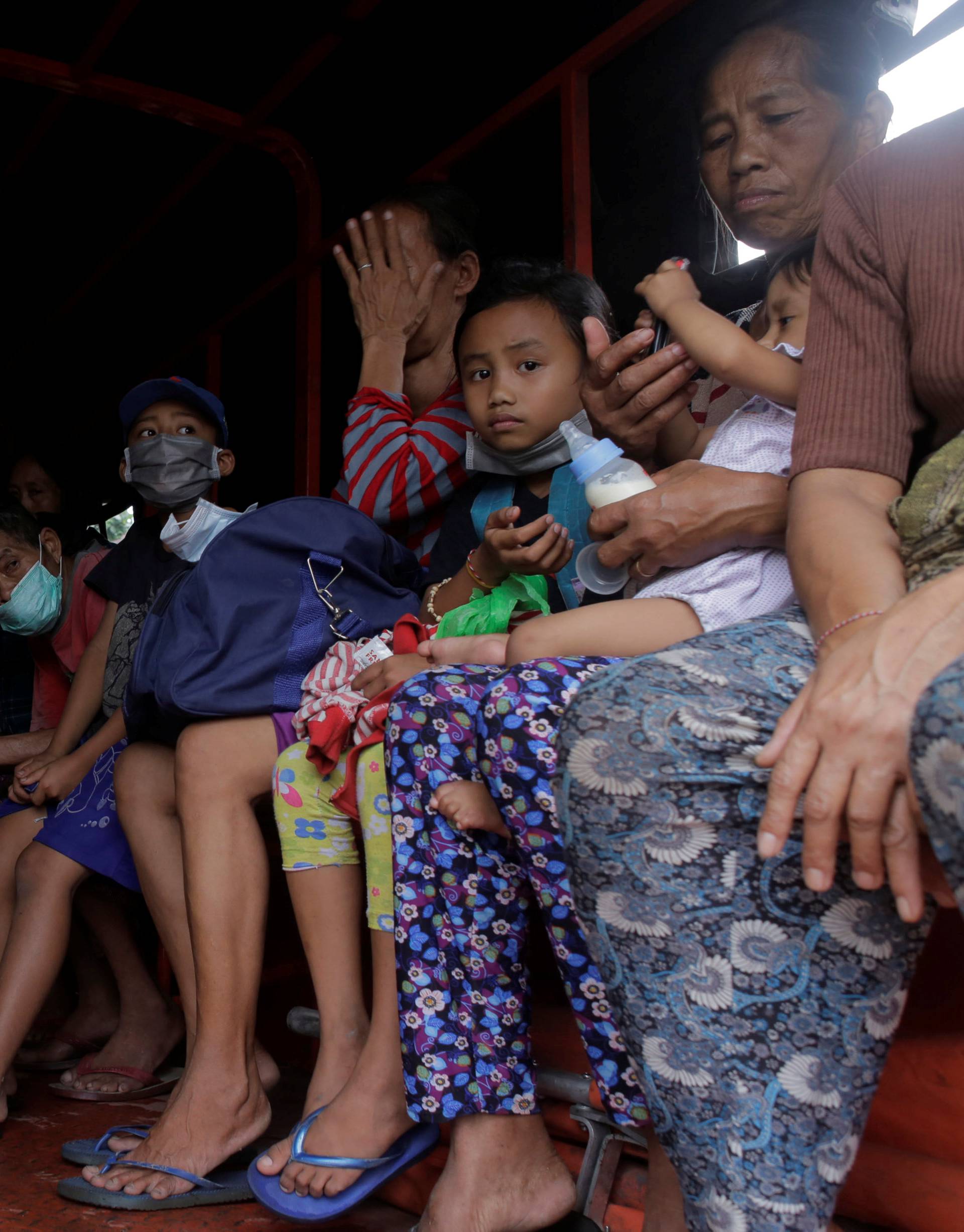 Villagers are evacuated from inside the exclusion zone due to the eruption of Mount Agung volcano in Karangasem, Bali
