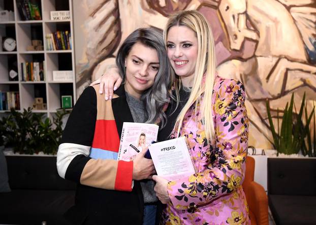 Zagreb:  Andrea Andrassy predstavila svoju knjigu "Prekid"