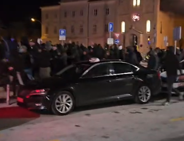 Pogledajte fotke nereda u Splitu