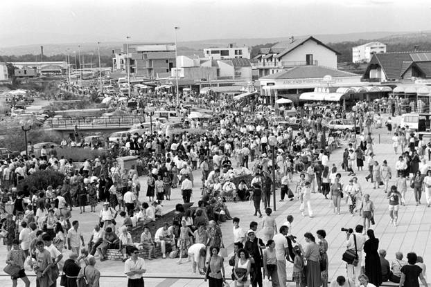 Brojni vjernici na obilježavanju 10. godišnjice ukazanja u Međurgorju, 25.6.1991.
