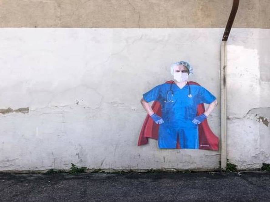 Oni su superheroji današnjice: Grafitom podržali superdoktore