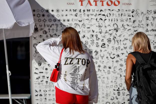 Zadar: Velik broj turista "okupirao" je središte grada